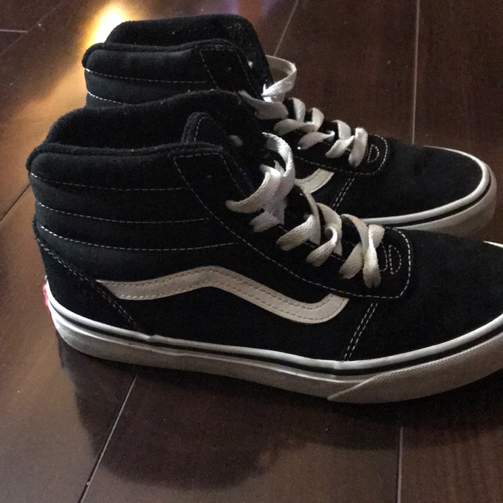 Sneakers - Picture 2 of 2